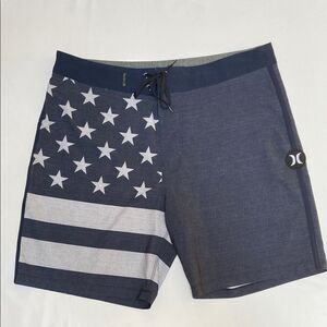 Hurley Blue and White Board Shorts Size 32